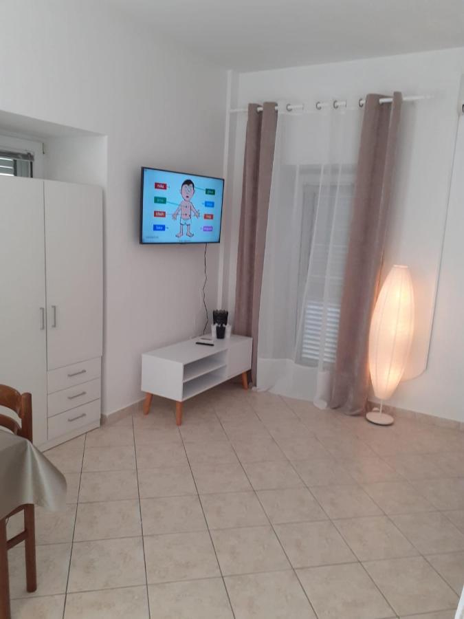 Apartments Vinea Baska Voda Bagian luar foto