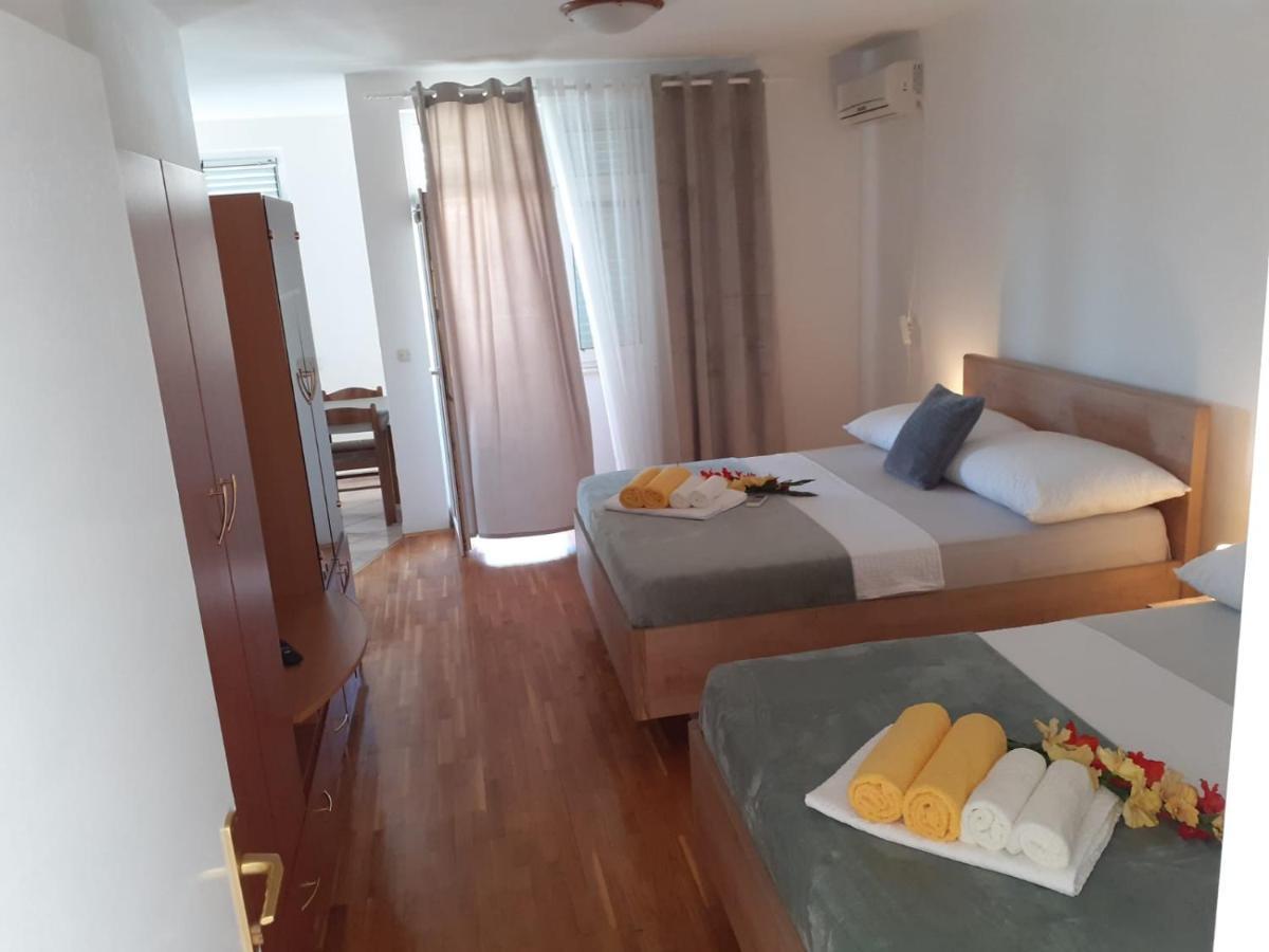 Apartments Vinea Baska Voda Bagian luar foto