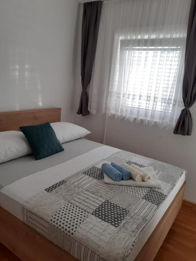 Apartments Vinea Baska Voda Bagian luar foto
